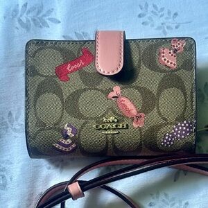 Coach Medium corner zip Wallet with Candy Print